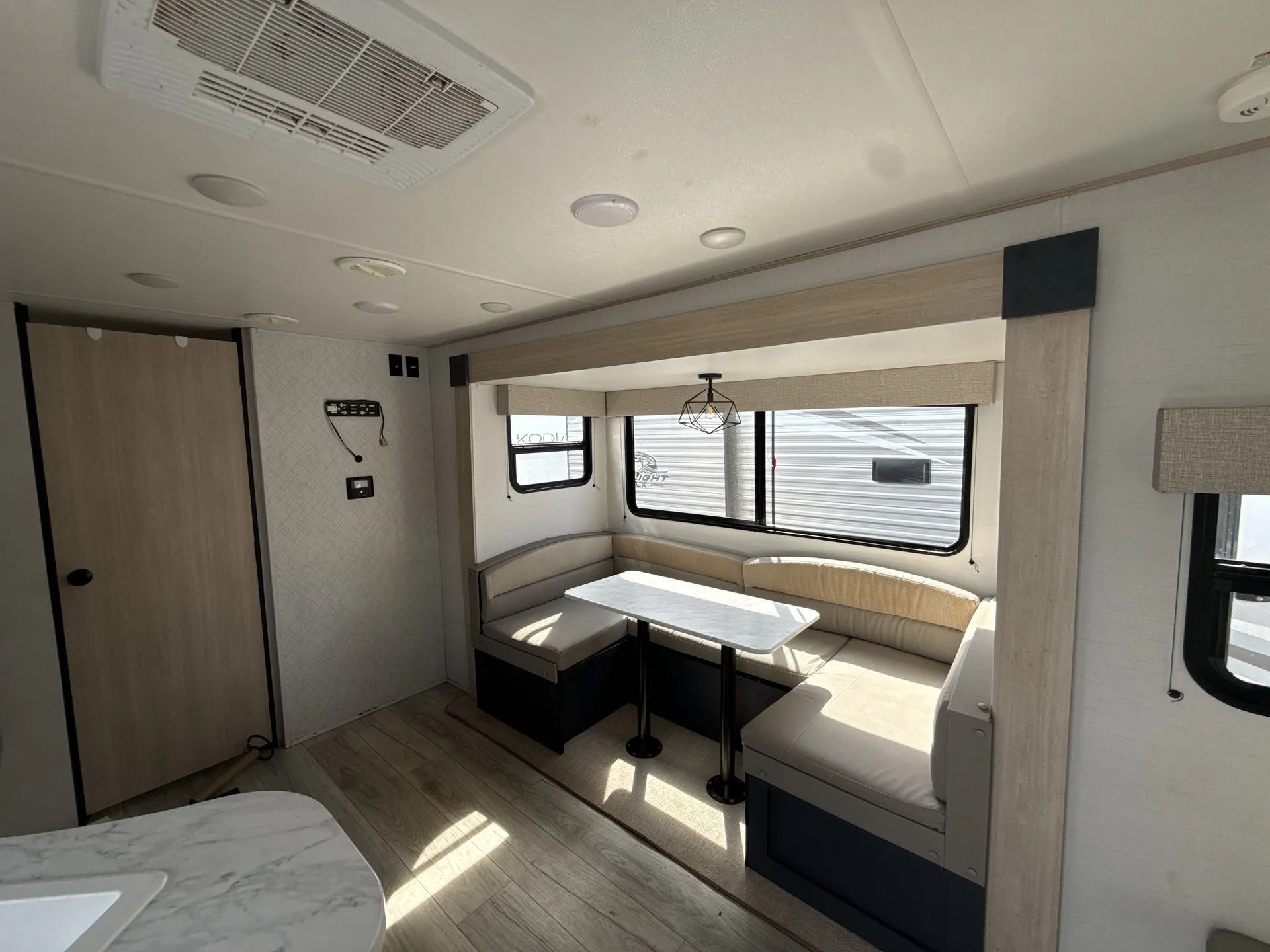 2024 Prime Time Avenger 21RBSLE — living area main