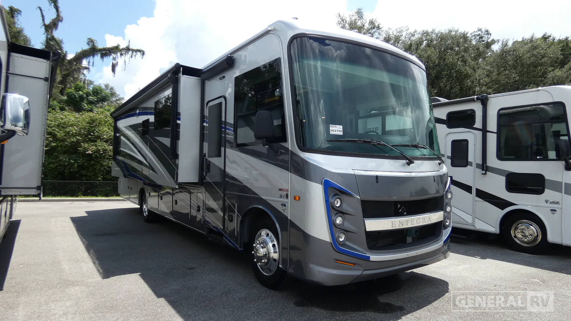2024 Entegra Coach Vision XL 36C - Photo 2