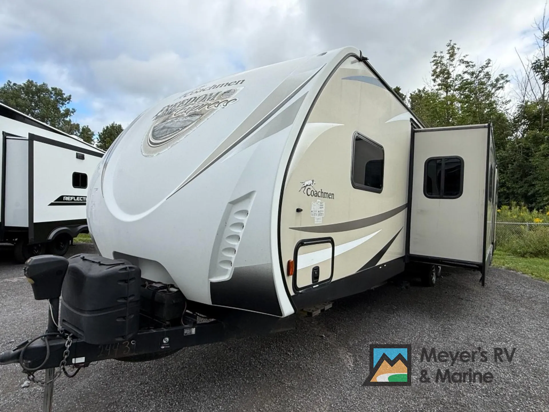2017 Coachmen Freedom Express 320BHDS - Photo 4