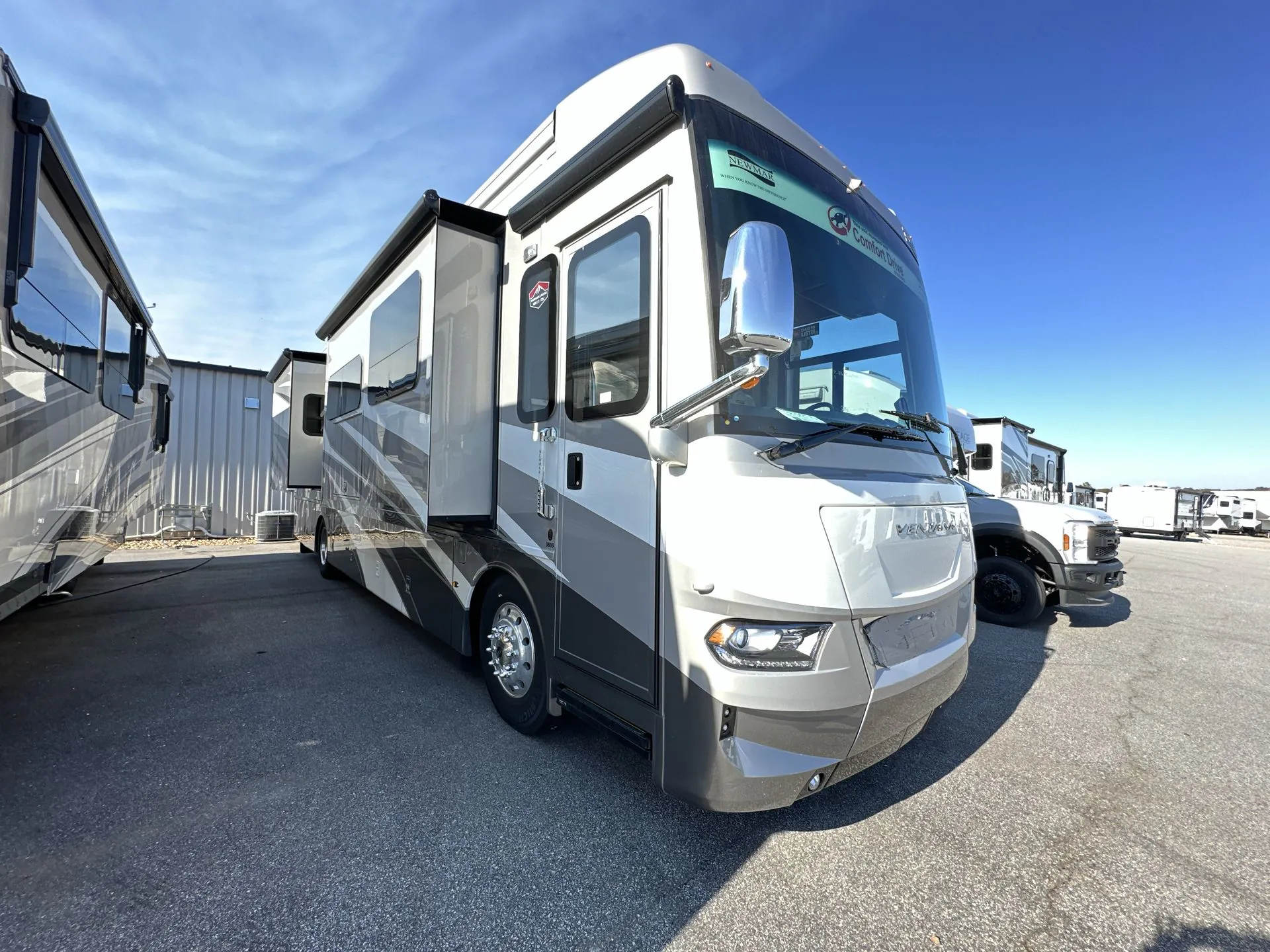 2026 Newmar Ventana 3809 - Photo 2