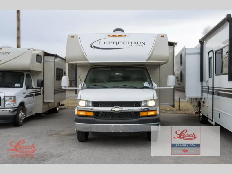 2015 Coachmen Leprechaun 320BH - Photo 3