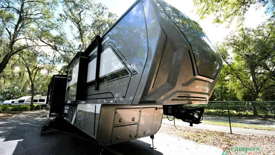 2027 Keystone RV Montana 3900RK - Photo 2
