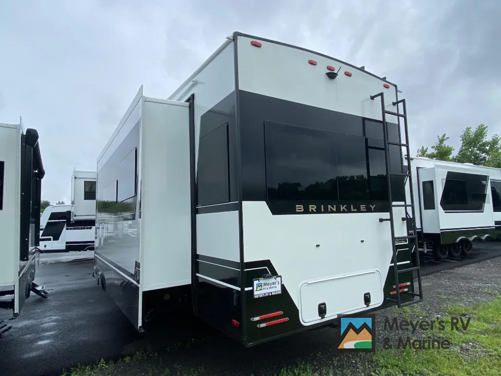 2026 Brinkley Model Z 3600, Photos photo 3