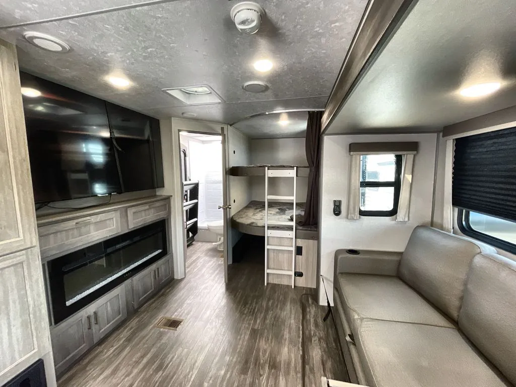 2026 Forest River Aurora 27DBH — Photo 5