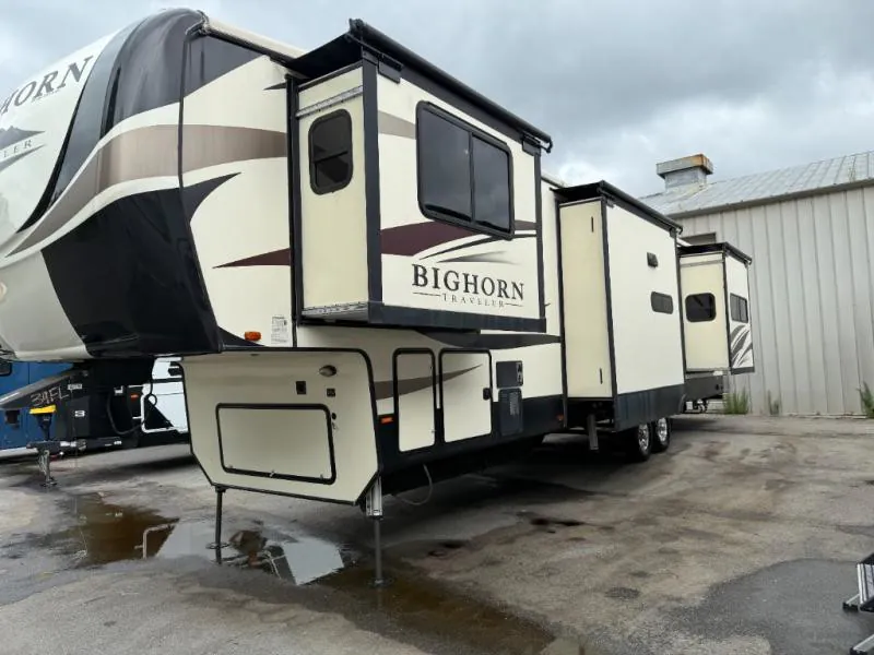 2019 Heartland Bighorn Traveler 39FL - Photo 4