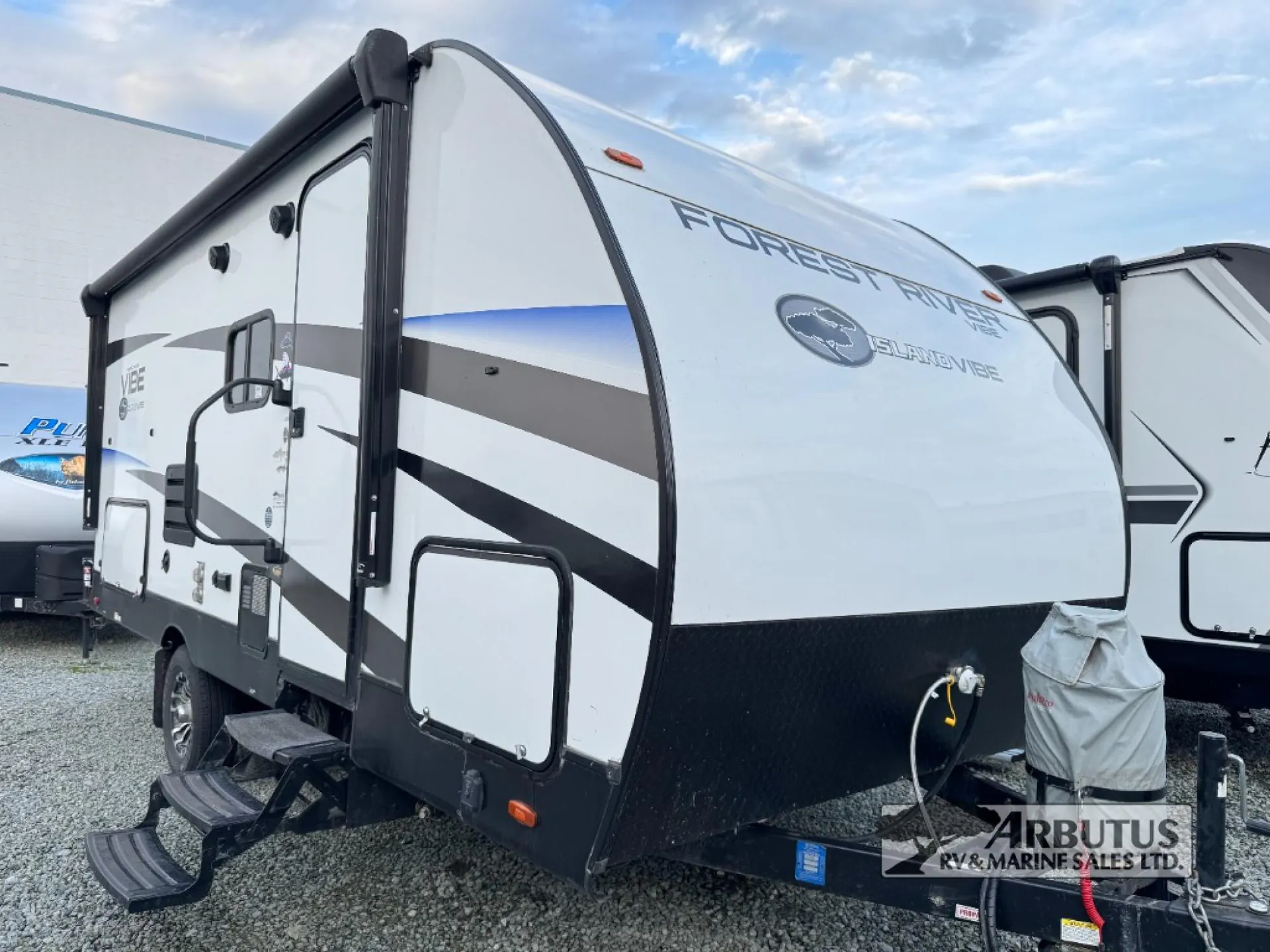 2022 Forest River Vibe 18DB - Photo 2