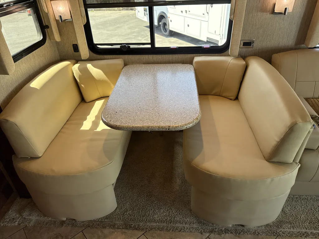 2016 Newmar Bay Star 3518, Photos photo 20