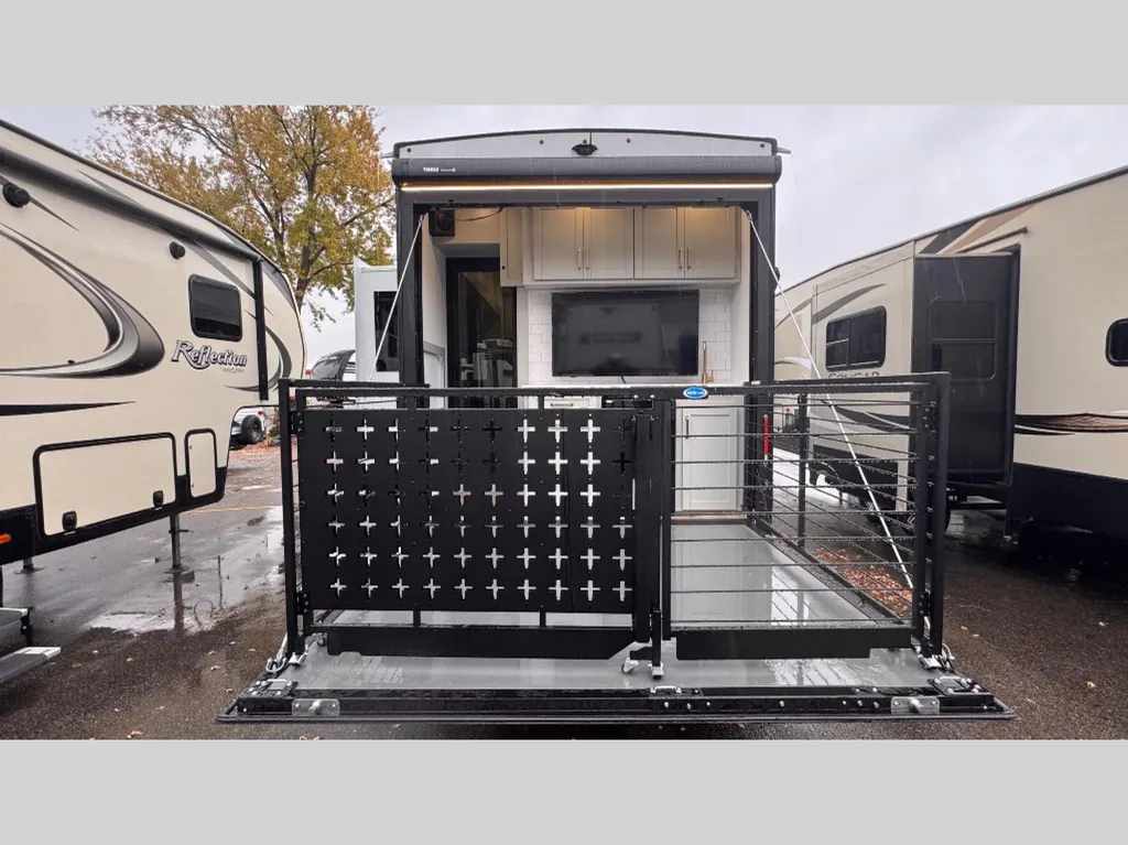 2025 Brinkley Model Z 3400, Photos photo 7