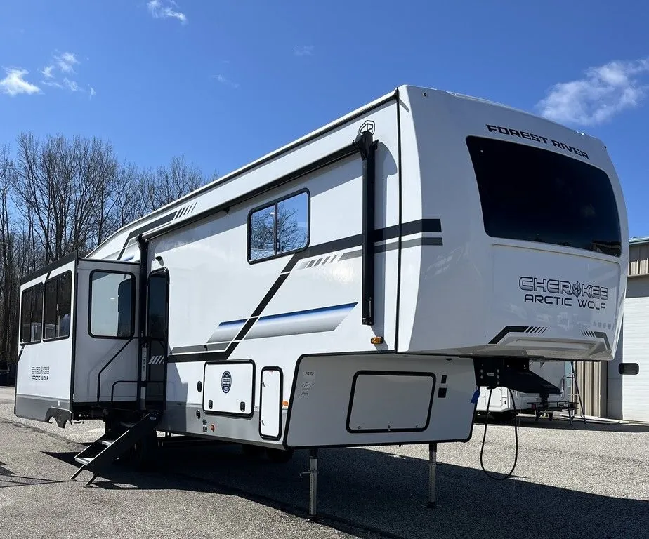 2026 Forest River Arctic Wolf 3250SUITE - Photo 2