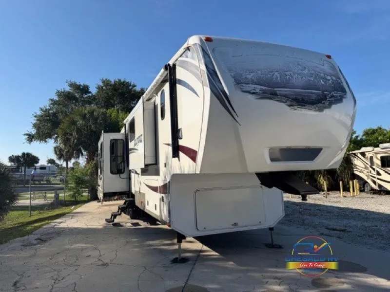 2013 Keystone RV Alpine 3720FB - Main photo