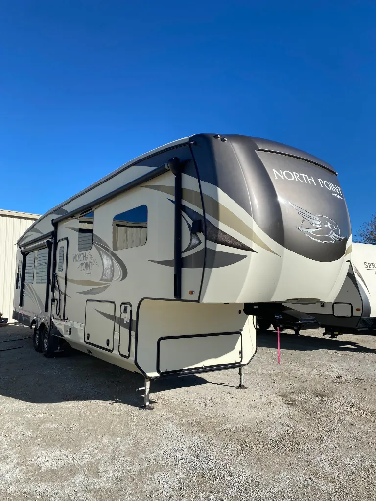 2018 Jayco North Point 315RLTS - Photo 2