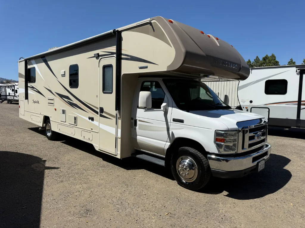 2017 Winnebago Spirit 31K - Photo 2