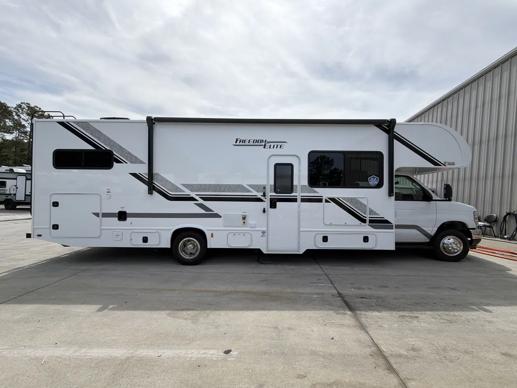 2027 Thor Motor Coach Freedom Elite 31FE, Photos photo 5