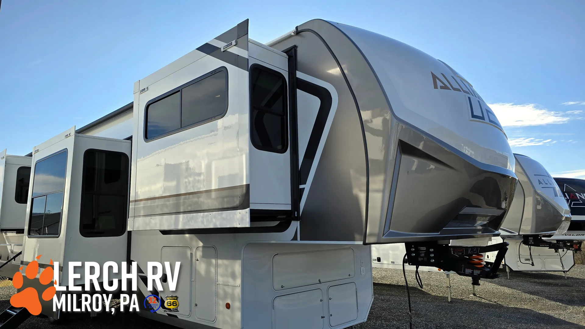 2026 Alliance RV Paradigm 385FL - Photo 2