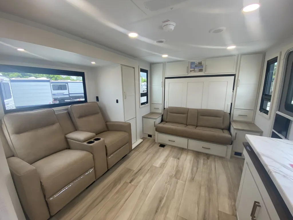 2026 Brinkley Model Ix 20X, Photos photo 6