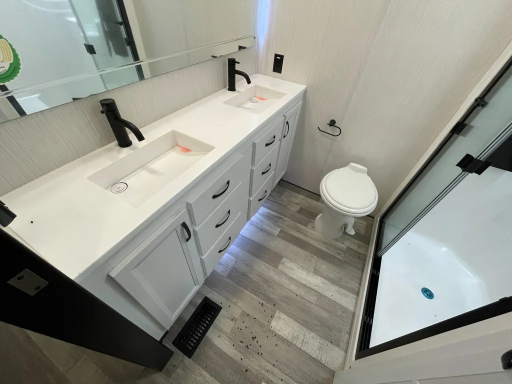 2023 Forest River Cedar Creek 390RK, Photos photo 3