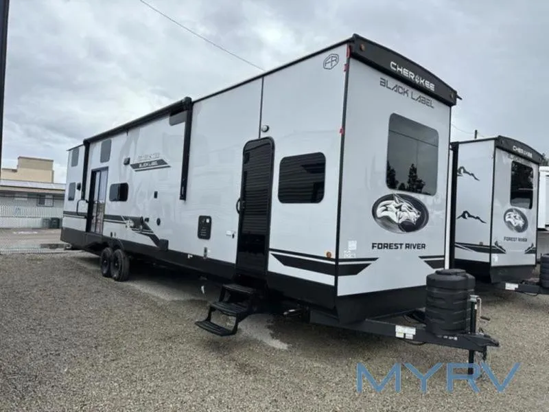 2026 Forest River Cherokee Timberwolf Black Label 39DCBL - Photo 2