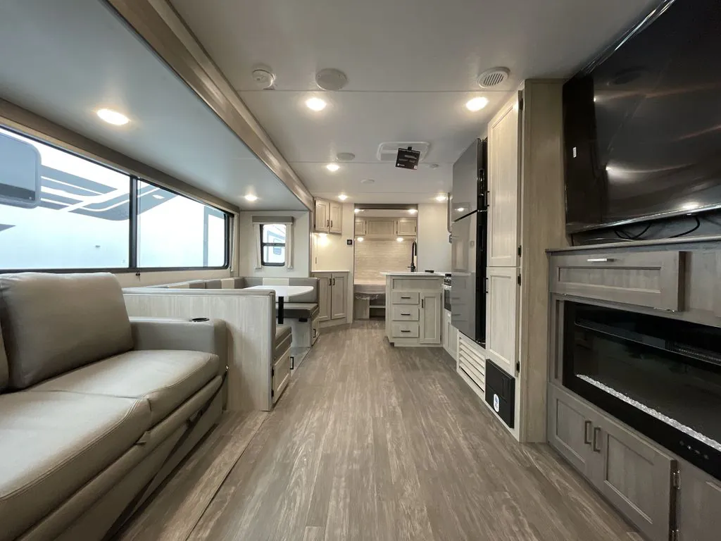 2026 Forest River Aurora 27DBH — Photo 7