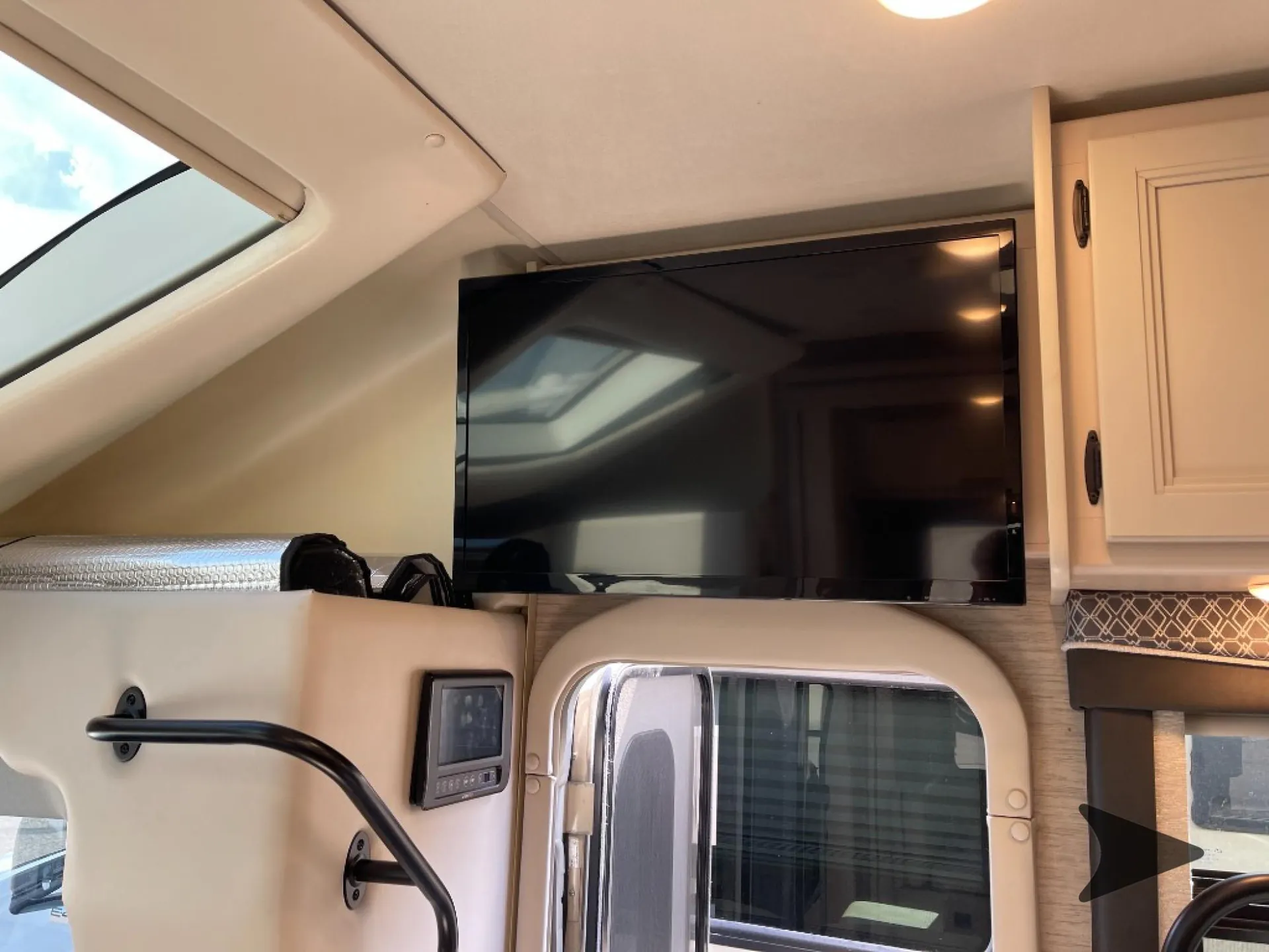 2022 Thor Motor Coach Compass AWD 23TW - Photo 3