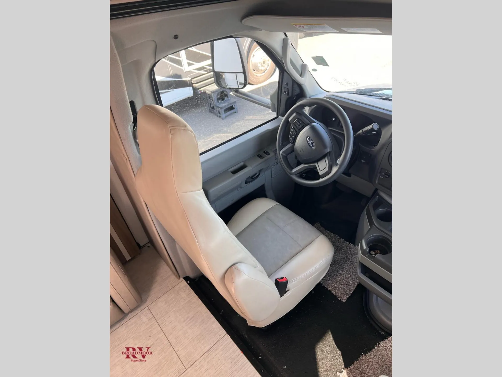 2027 Coachmen Freelander 30KB - Photo 3