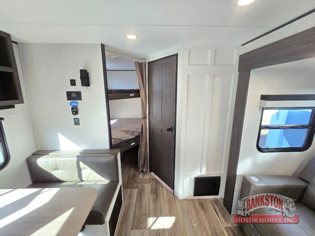 2026 Venture RV Stratus SR302VBH, Photos photo 19