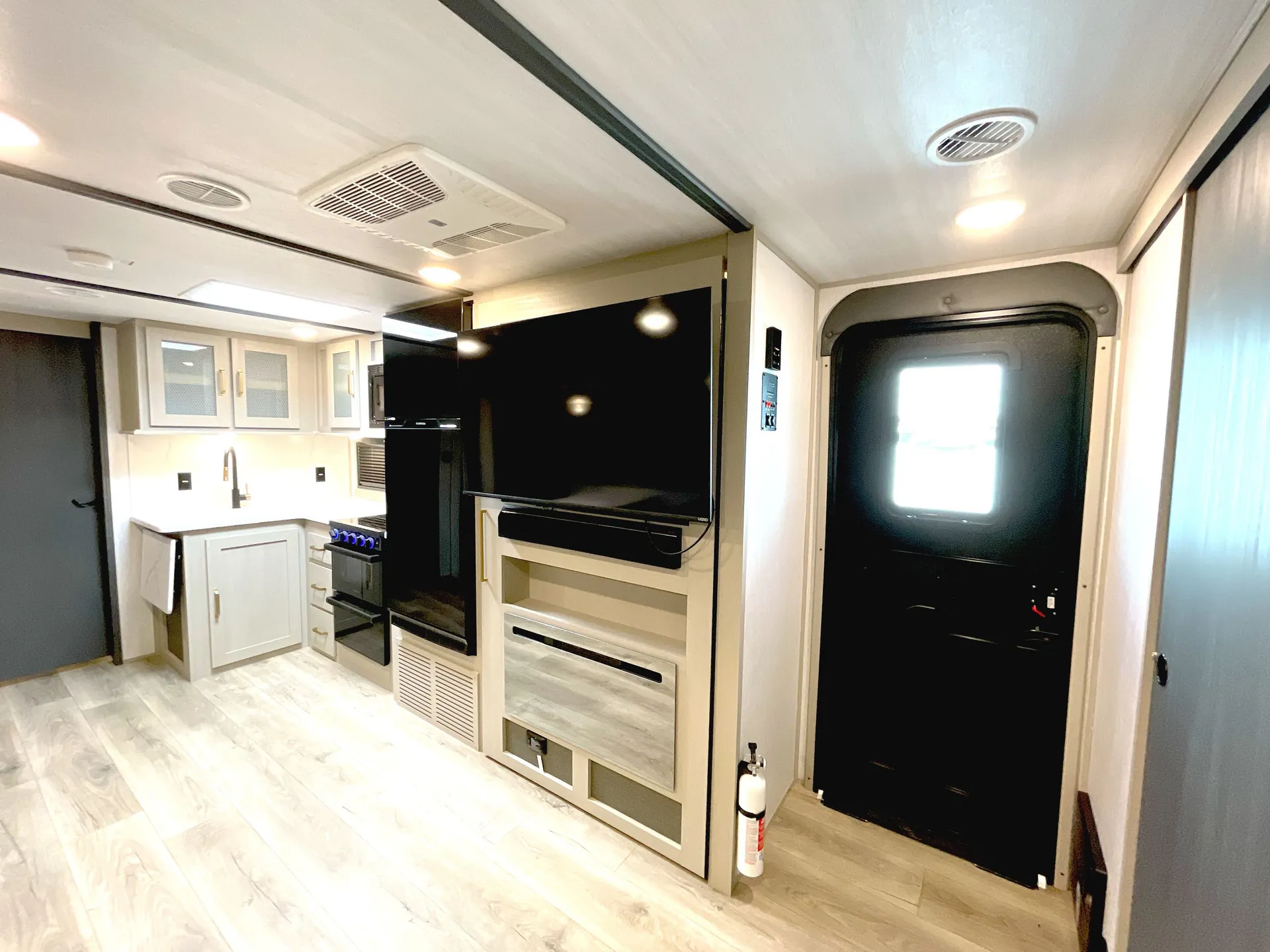 2024 Forest River Wildwood Heritage Glen Hyper-Lyte 25RBHL — living area main