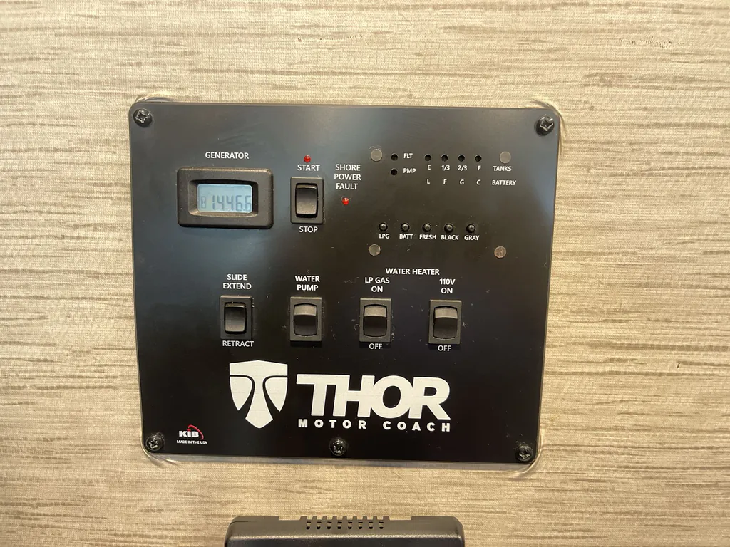 2022 Thor Motor Coach Freedom Traveler A32, Photos photo 15