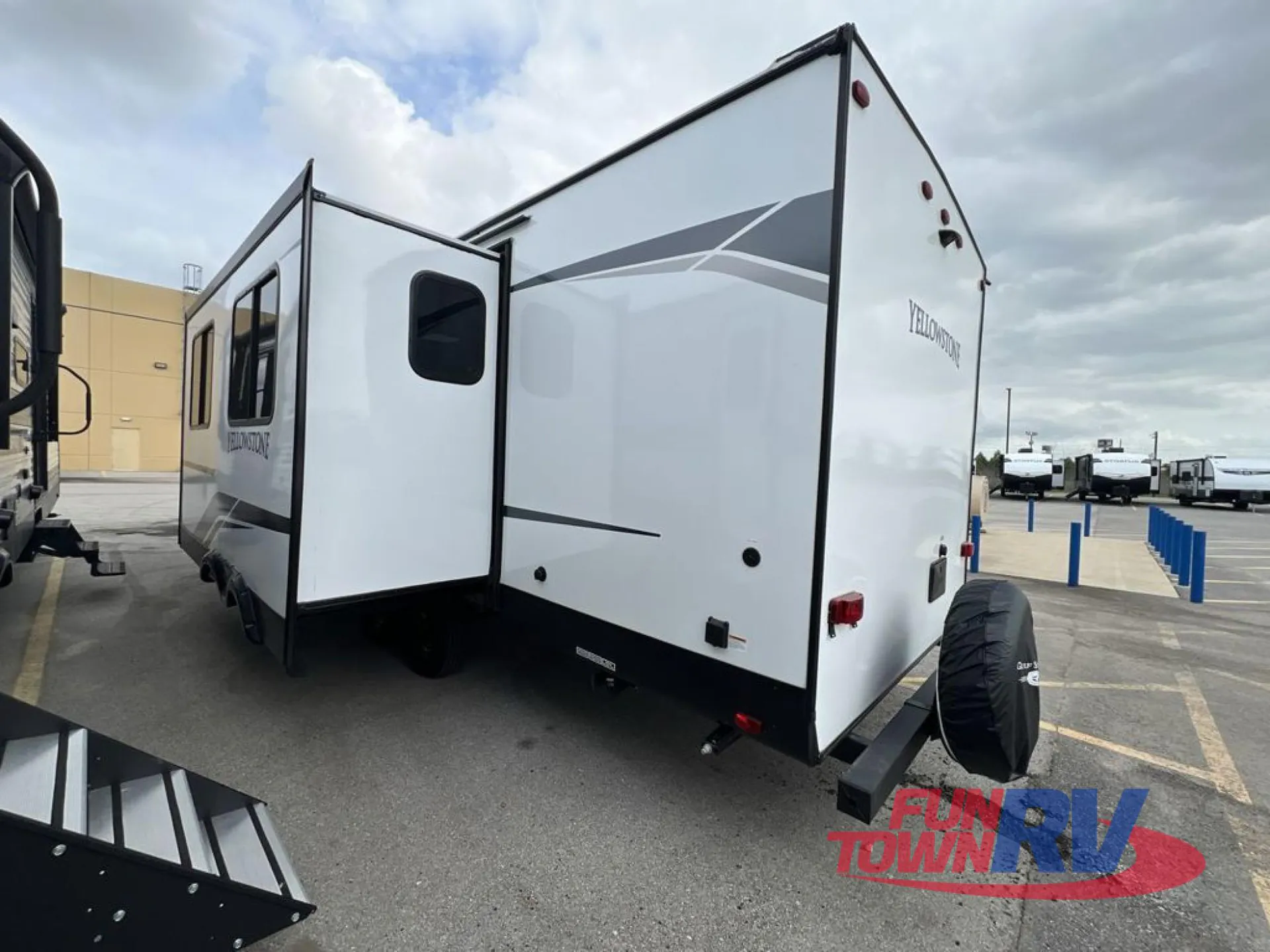 2025 Gulf Stream RV Yellowstone Ranch Edition 26RBS - Photo 4