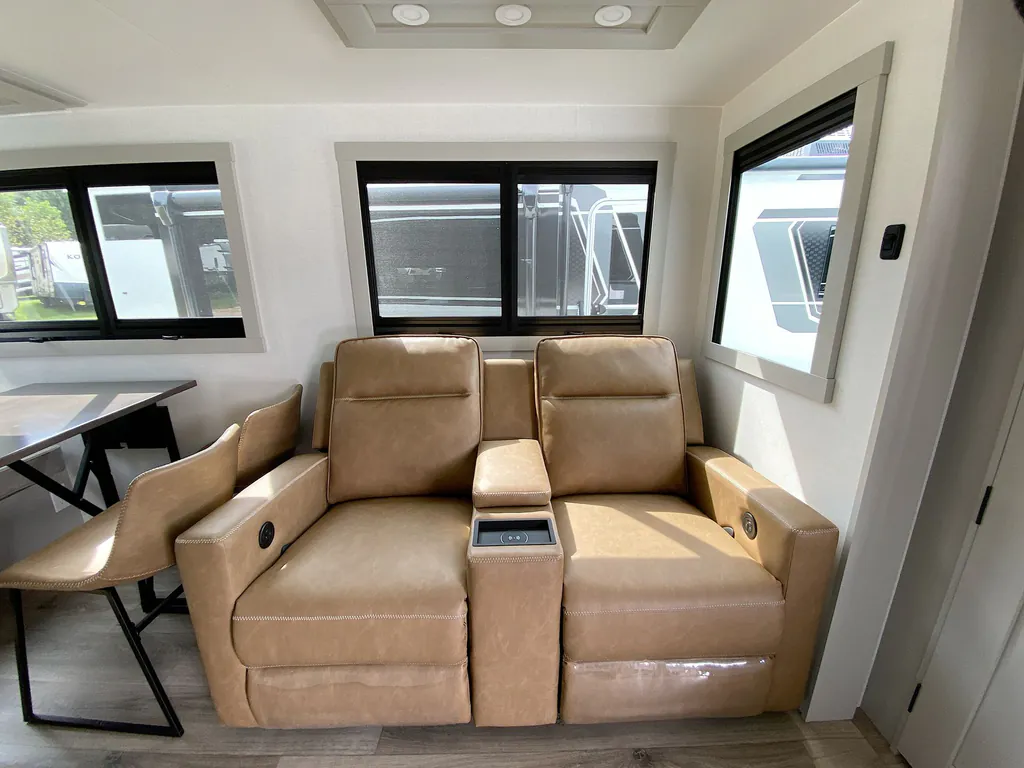 2025 Brinkley Model Z AIR 285, Photos photo 14