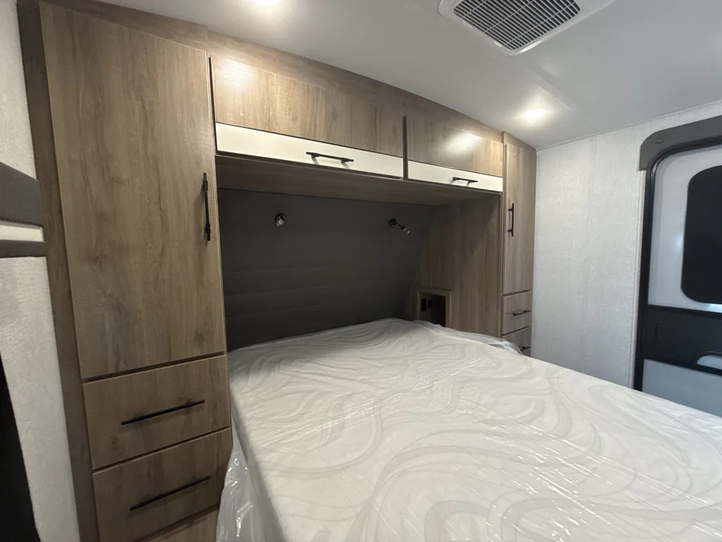 2023 Grand Design Imagine 3210BH, Photos photo 22