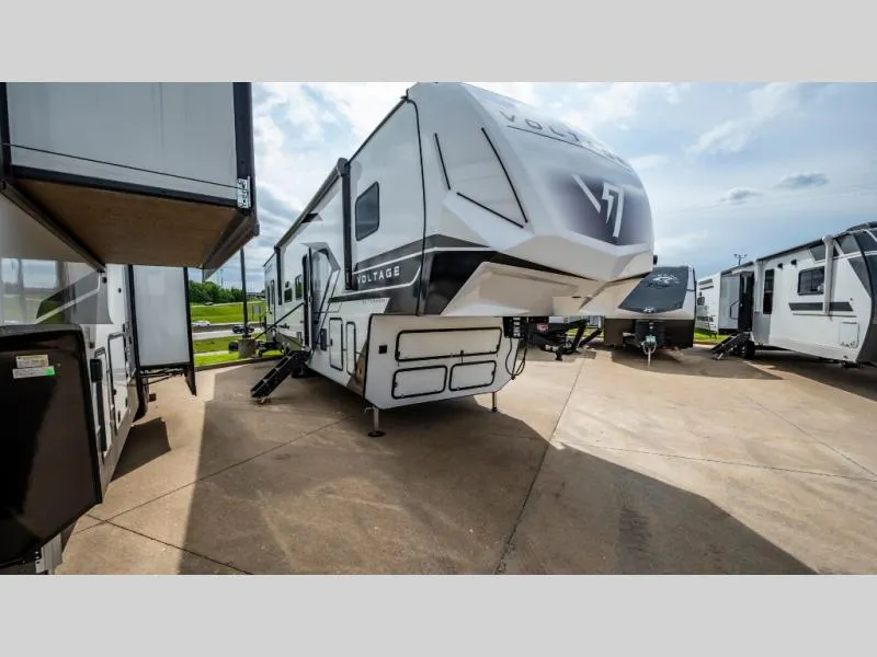 2026 Dutchmen RV Voltage V-Series 3800 - Photo 2