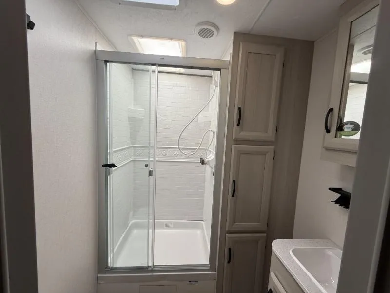 2027 Coachmen Catalina Legacy Edition 283RKS - Photo 4