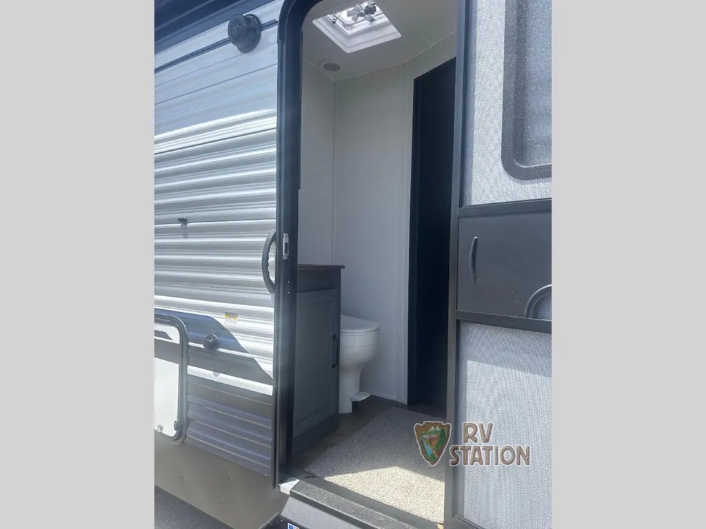 2027 Forest River Puma 32BHQS, Photos photo 11