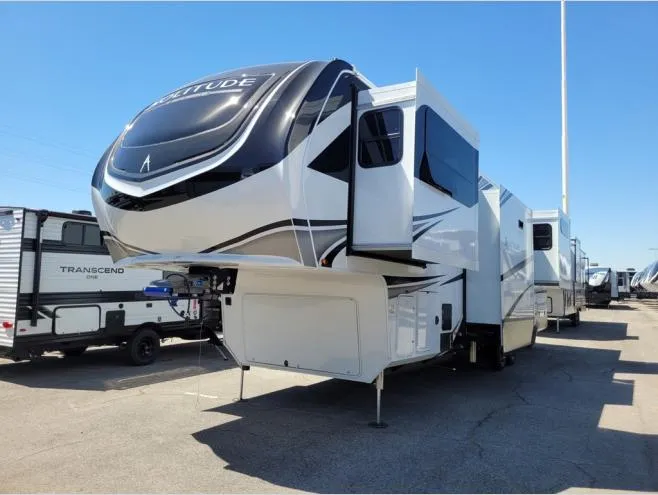 2026 Grand Design Solitude 380FL - Photo 3