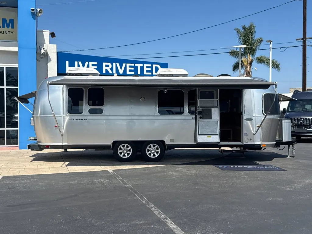 2013 Airstream Flying Cloud 25RB Twin - Photo 3