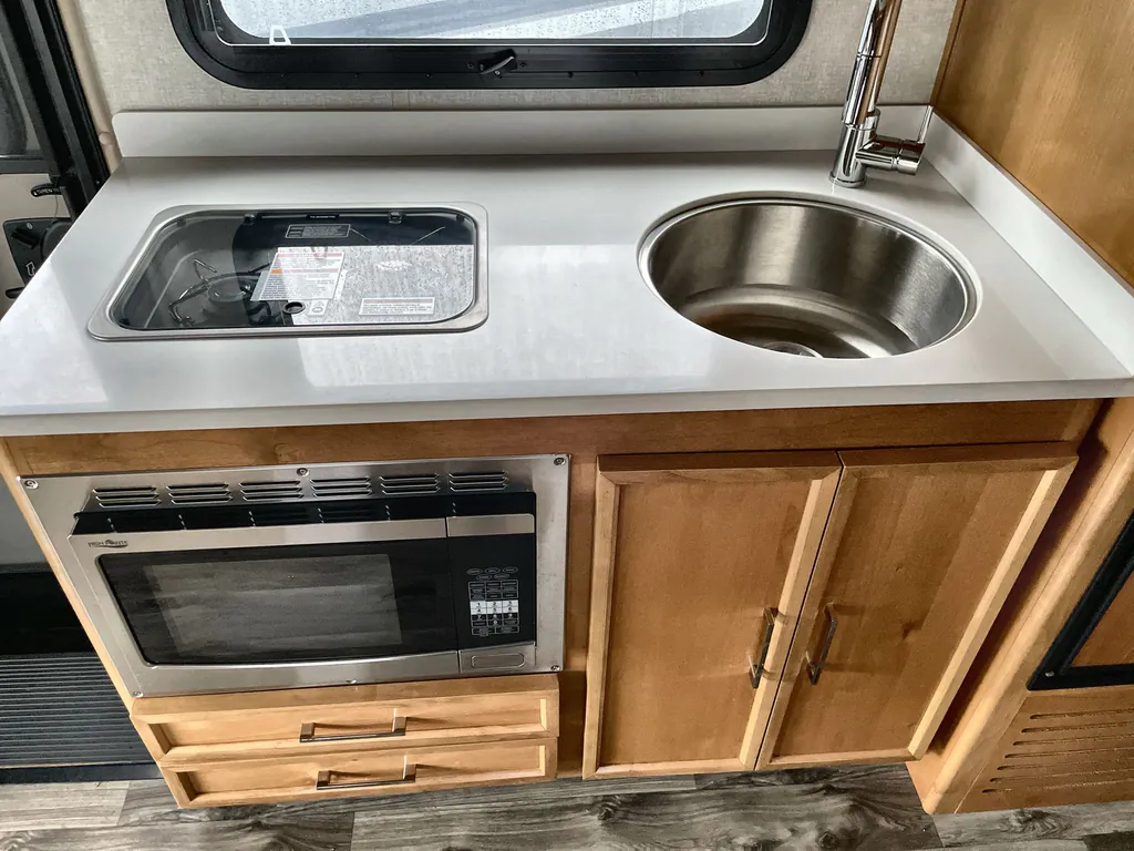 2019 Tiffin Wayfarer 24 FW, Photos photo 23