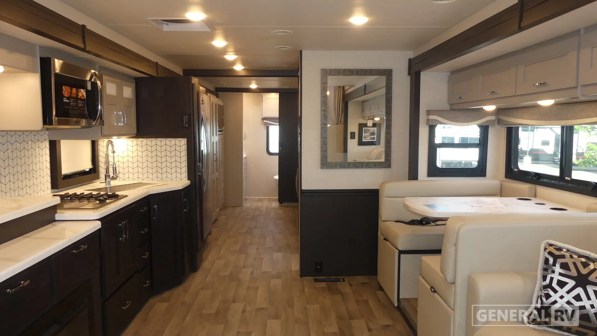 2026 Thor Motor Coach Pasadena 38DX - Photo 3