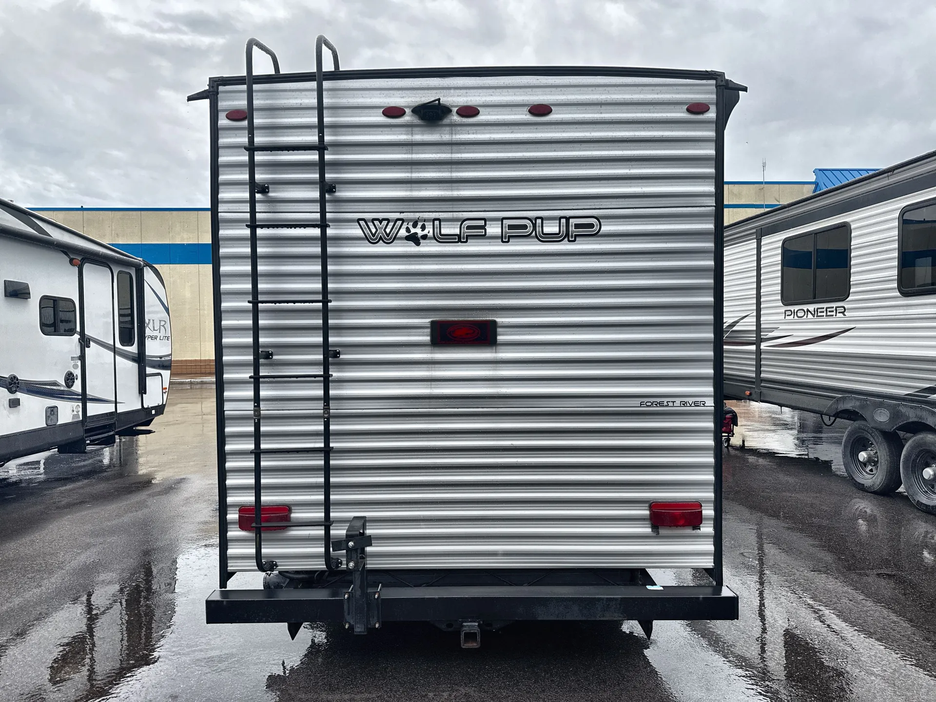 2022 Forest River Cherokee Wolf Pup 16FQ — backside