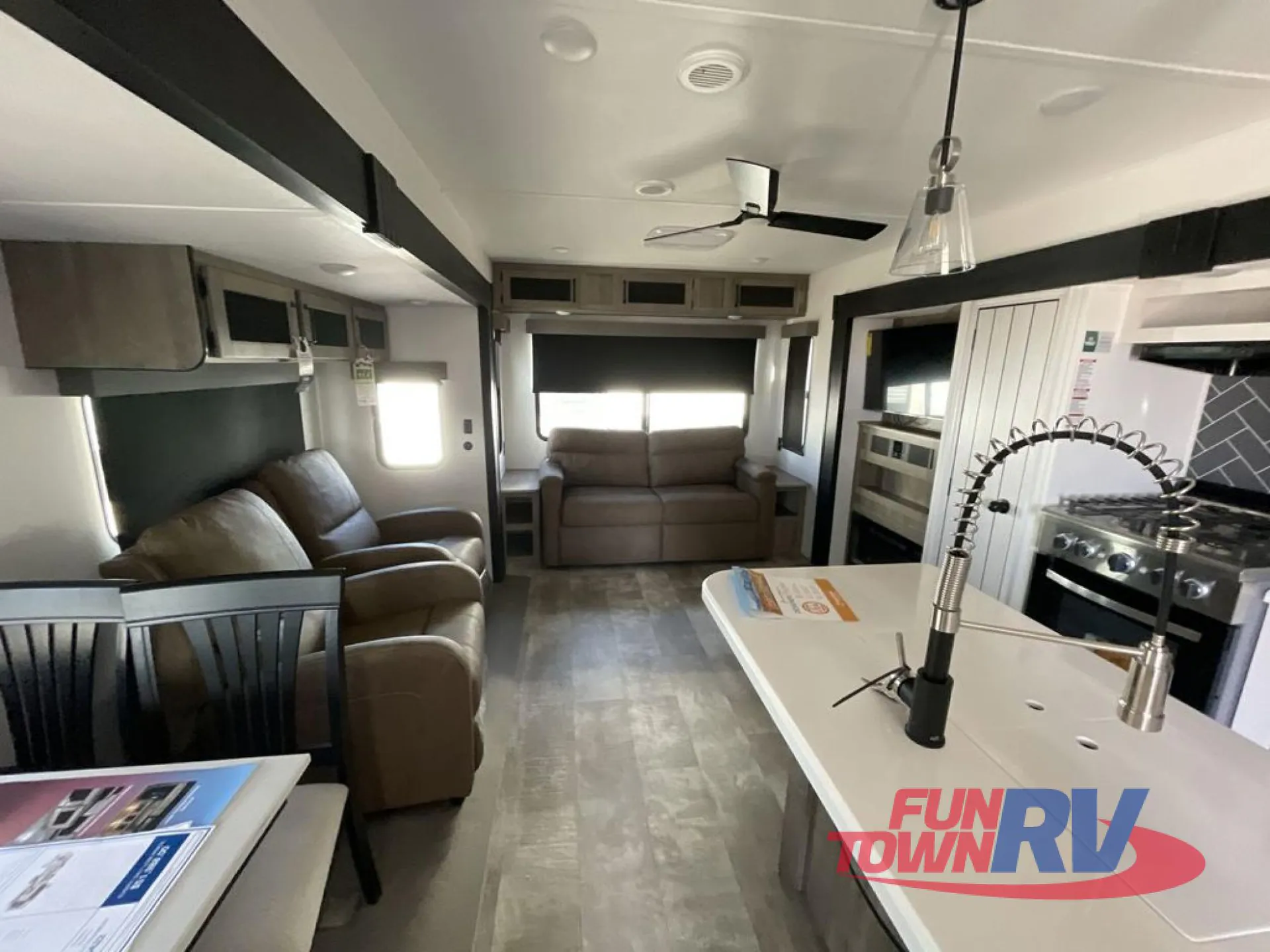 2025 Palomino Puma 38RLB - Photo 4