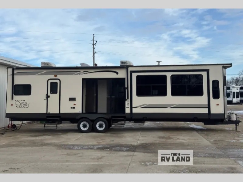 2018 Forest River Salem Grand Villa 393FLT - Photo 4