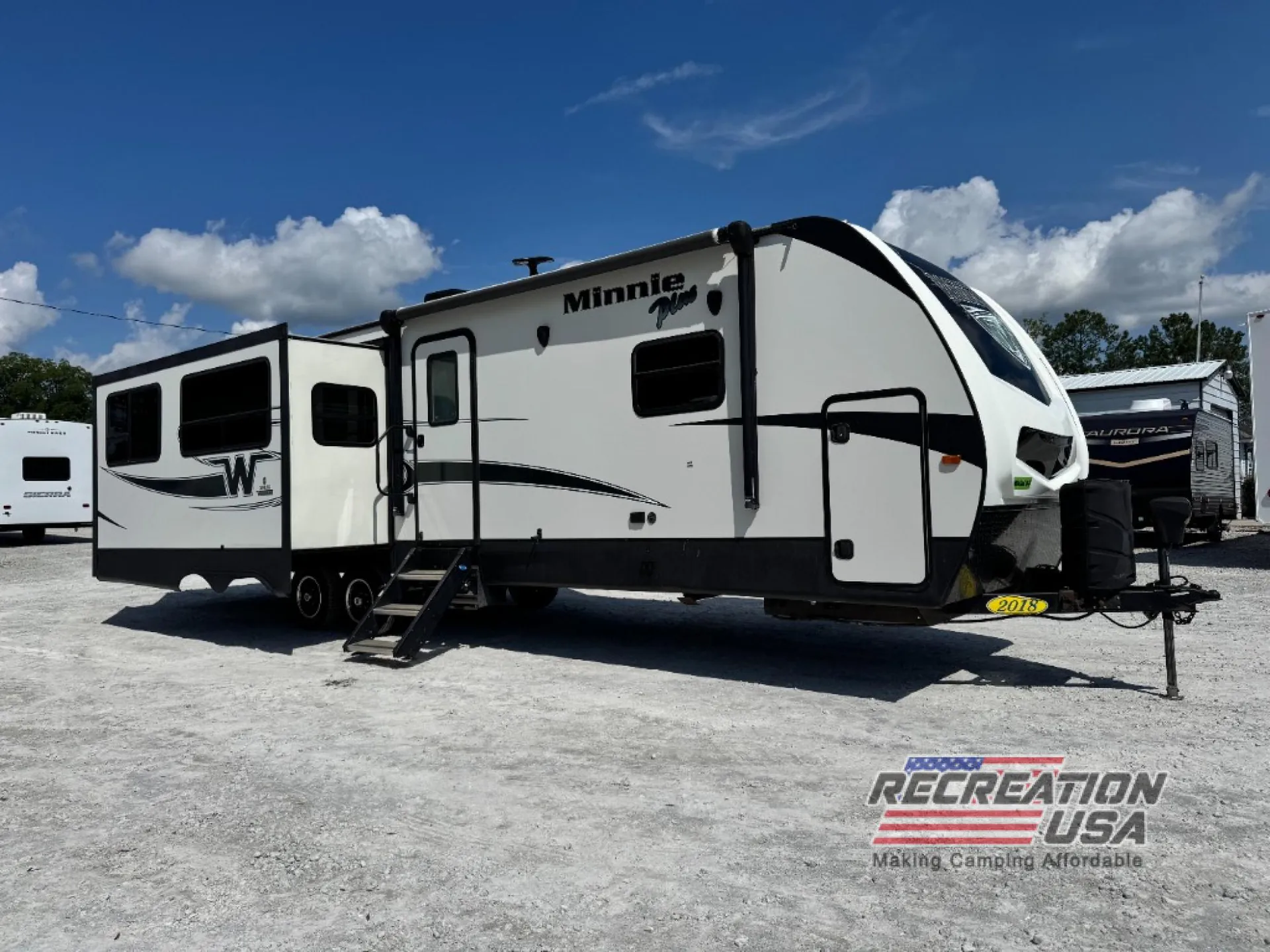 2018 Winnebago Industries Towables Minnie Plus 30RLSS - Main photo