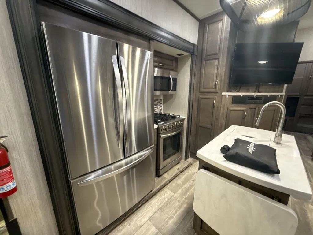 2021 Forest River Sandpiper 384QBOK, Photos photo 8