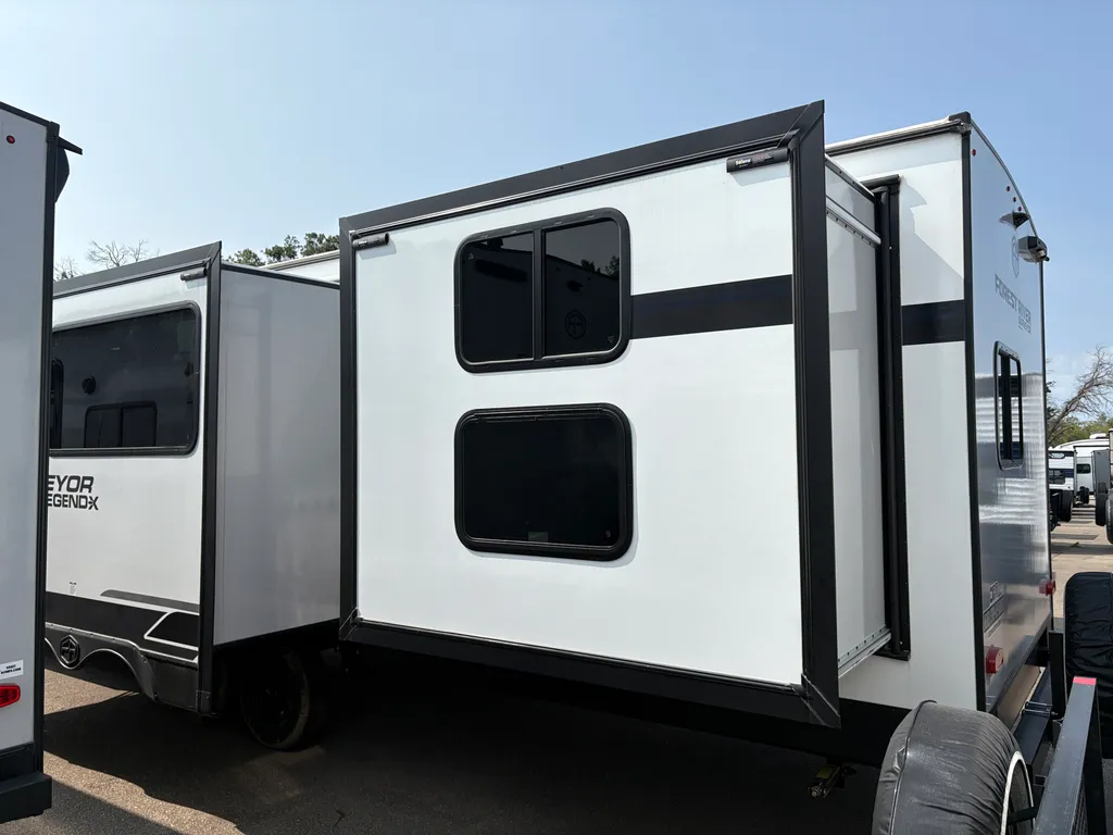 2025 Forest River Surveyor Legend X 32CAMP, Photos photo 5