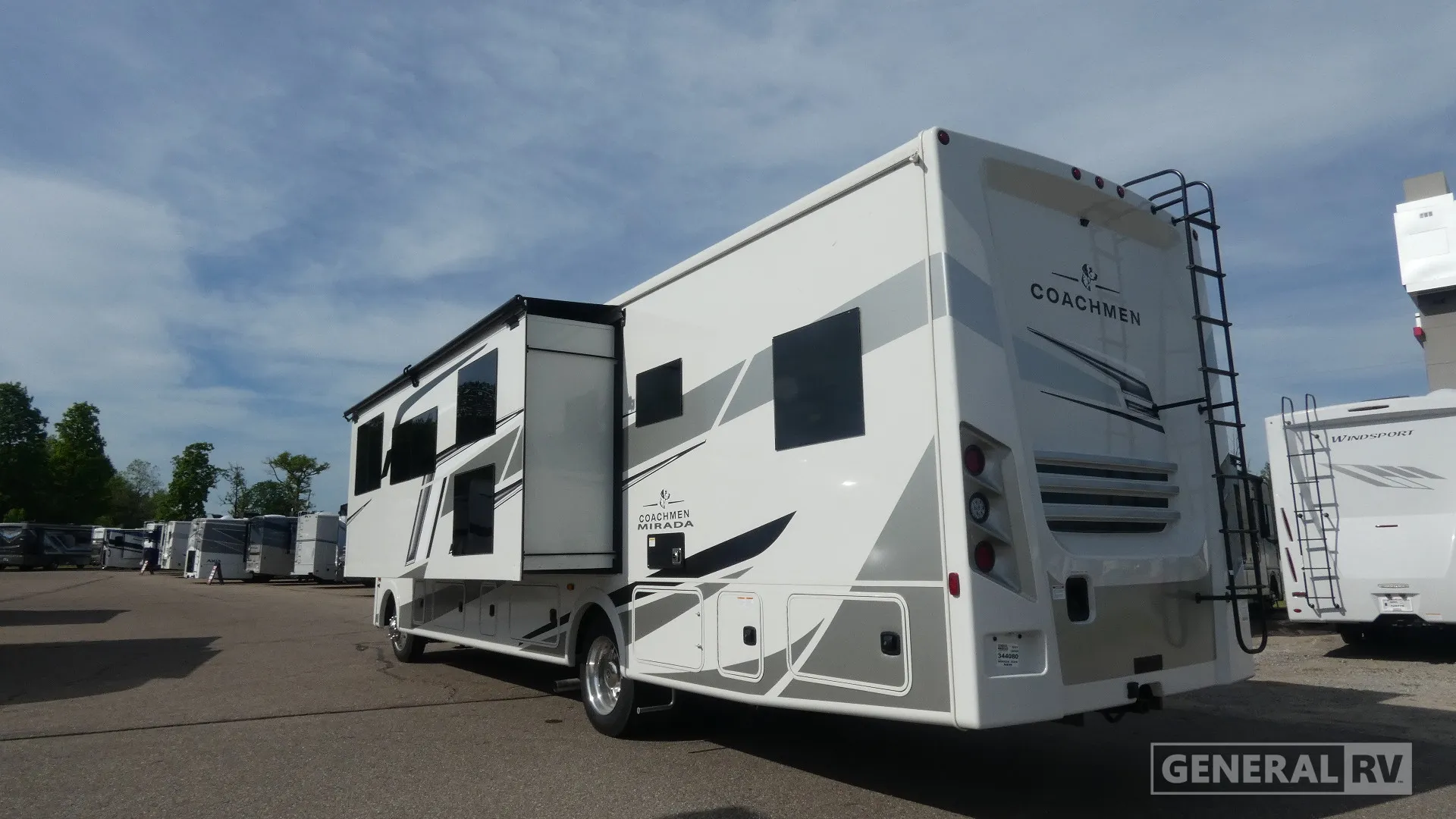 2026 Coachmen Mirada 35ES - Photo 4