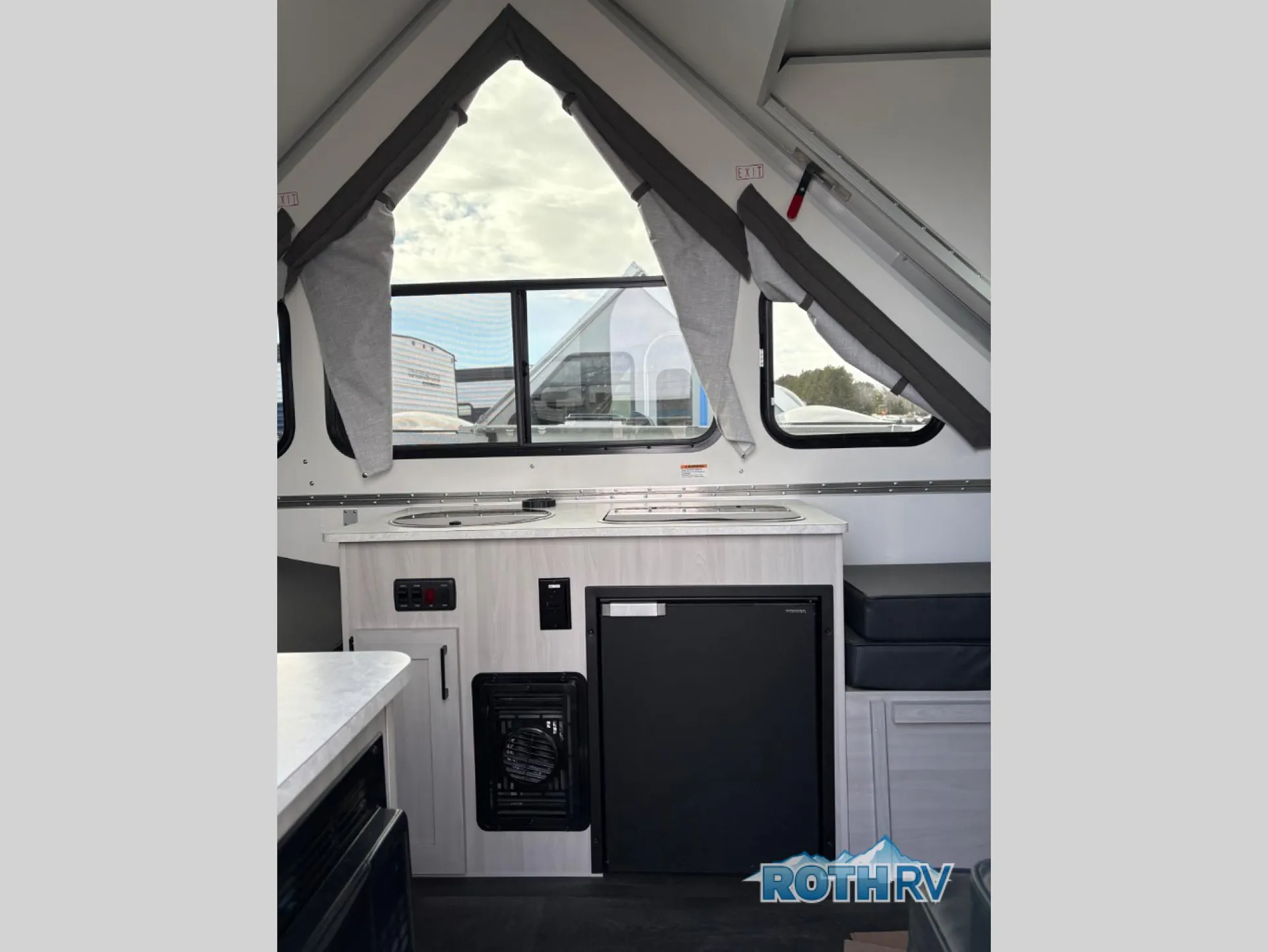 2026 Aliner Classic Rear Sofa - Photo 4