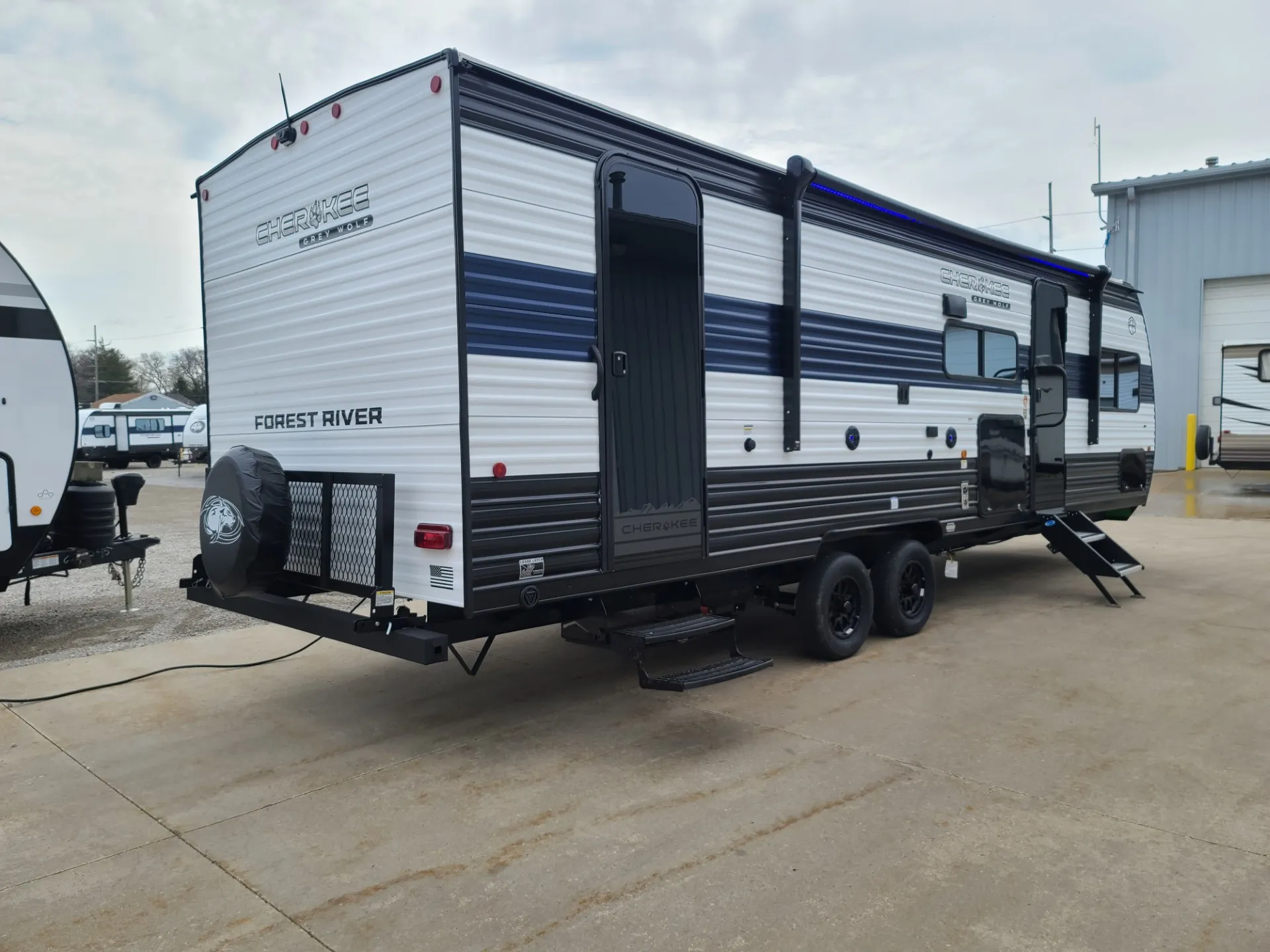 2026 Cherokee Grey Wolf 26DBH - Photo 4