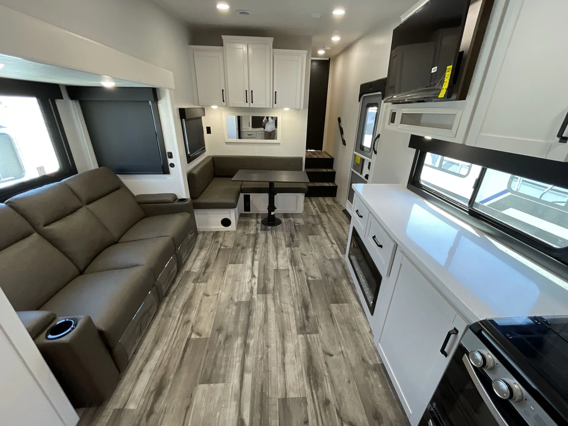2026 highland ridge Roamer 27RKSS — passenger seat