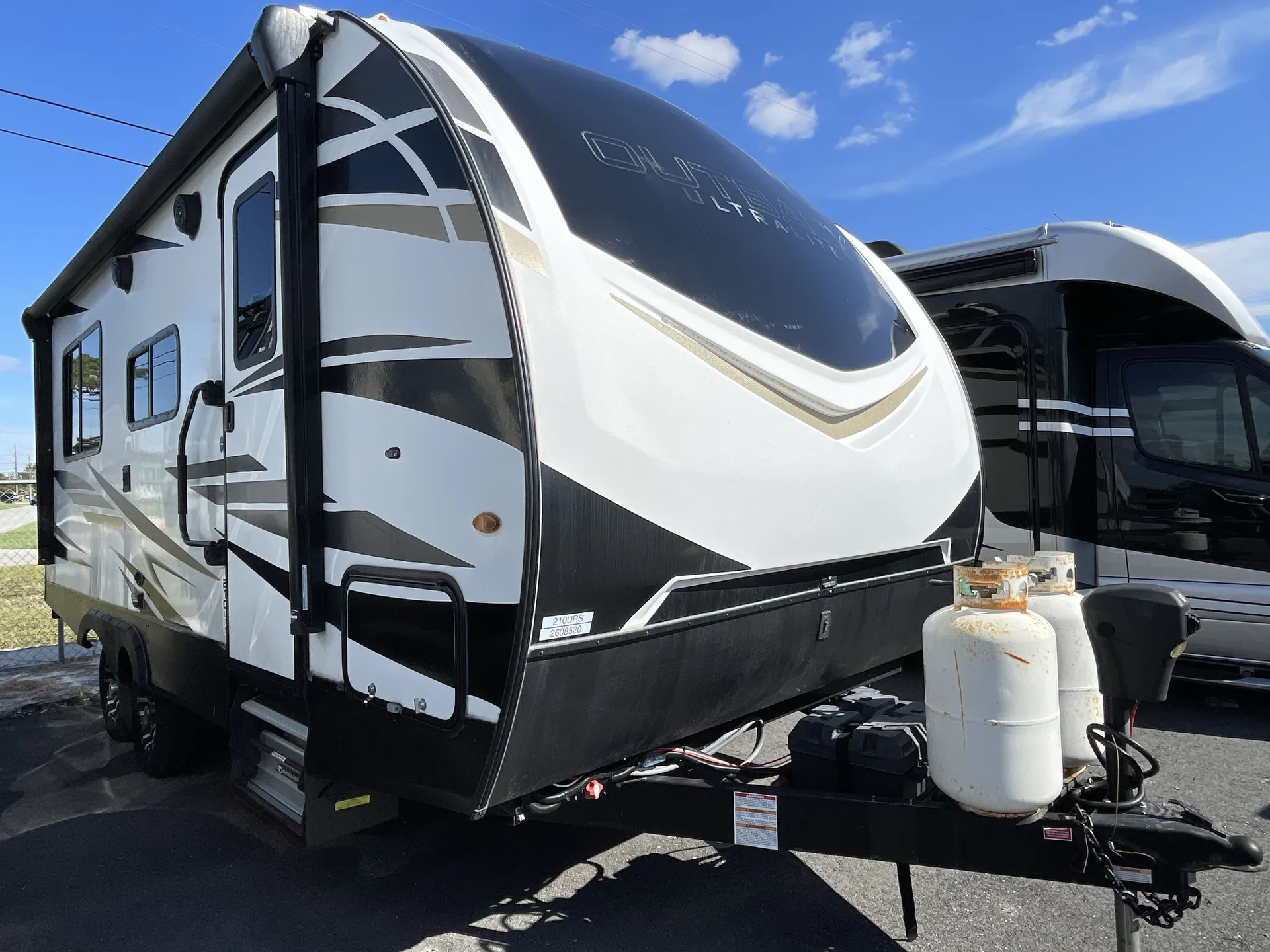 2022 Keystone Outback Ultra-Lite 210URS - Photo 2