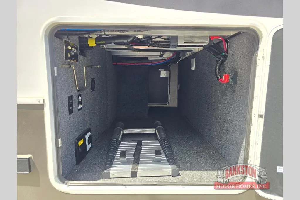 2023 VanLeigh RV Vilano 313RL - Photo 4