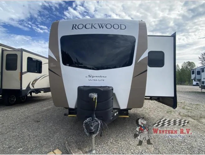 2019 Forest River RV Rockwood Signature Ultra Lite 8329SS - Photo 3